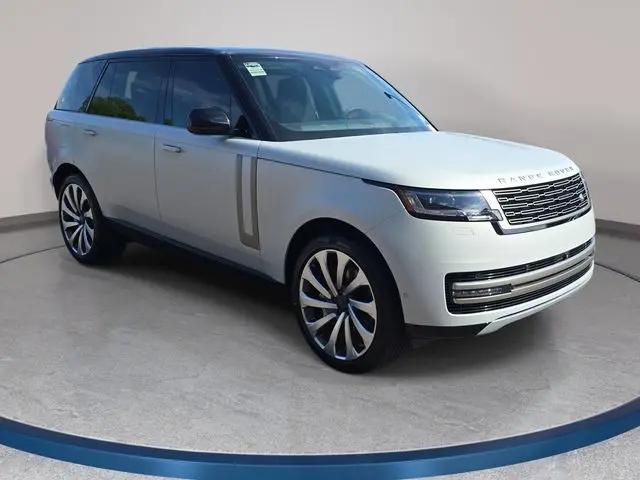 2026 Land Rover Range Rover P530 SE 7 Seat