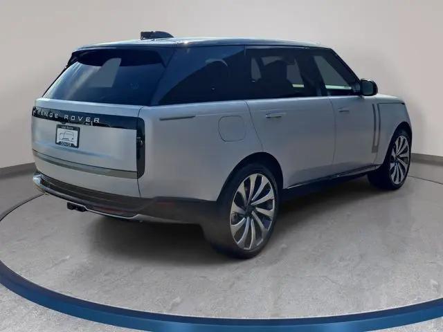 2026 Land Rover Range Rover P530 SE 7 Seat