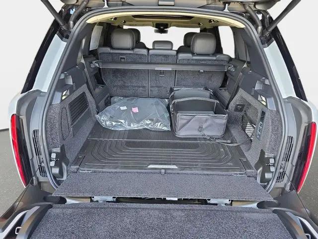 2026 Land Rover Range Rover P530 SE 7 Seat
