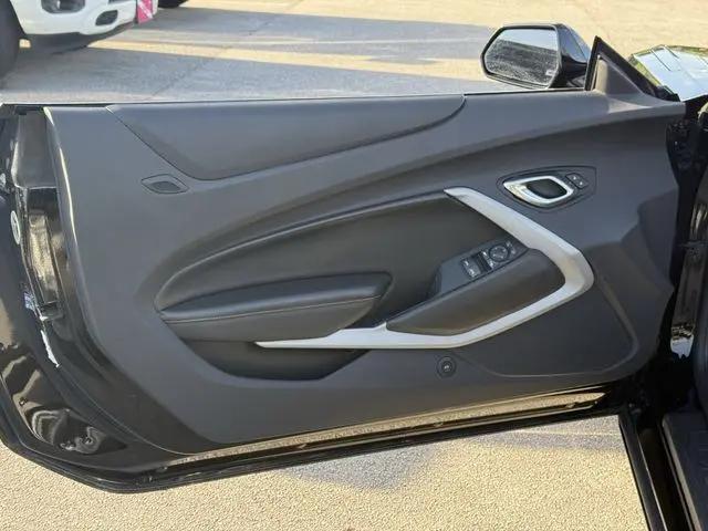 2023 Chevrolet Camaro RWD Convertible 1LT