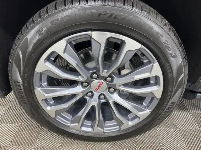2023 GMC Yukon 4WD Denali