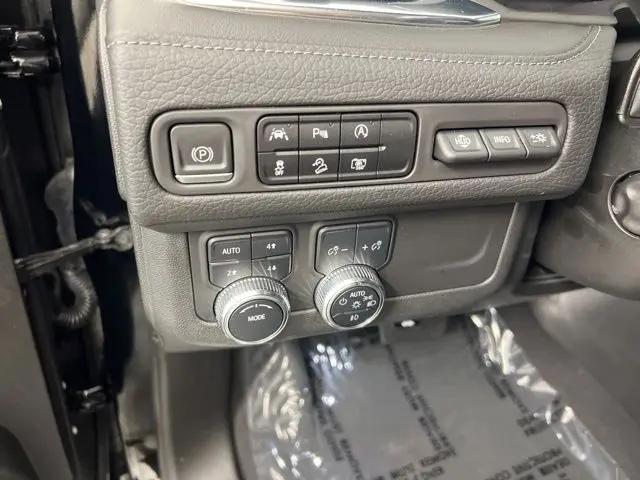 2023 GMC Yukon 4WD Denali