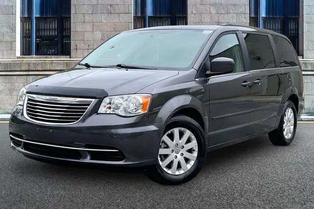2015 Chrysler Town & Country LX
