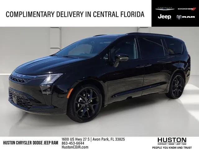 2027 Chrysler Pacifica Limited for sale in Avon Park, FL