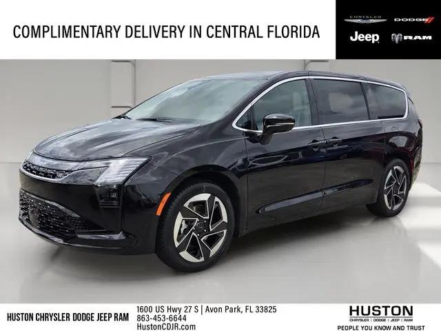 2027 Chrysler Pacifica Limited for sale in Avon Park, FL