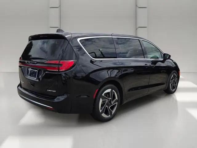 2027 Chrysler Pacifica Limited