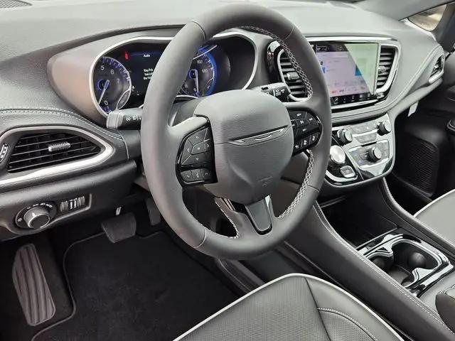2027 Chrysler Pacifica Limited