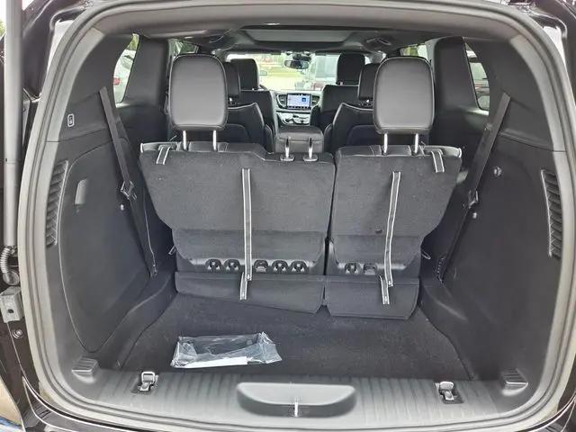 2027 Chrysler Pacifica Limited