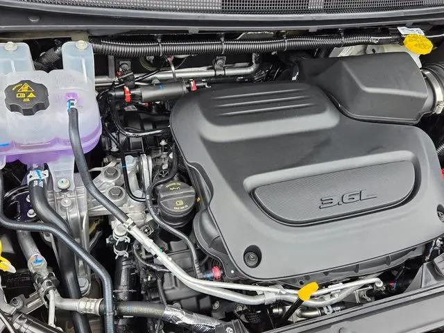 2027 Chrysler Pacifica Limited