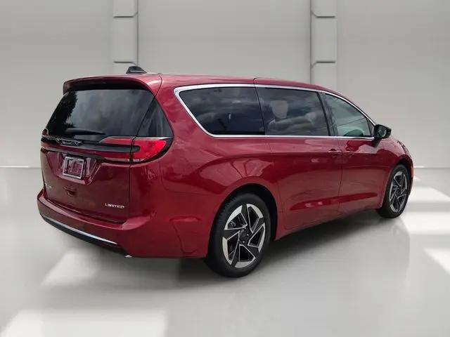 2027 Chrysler Pacifica Limited
