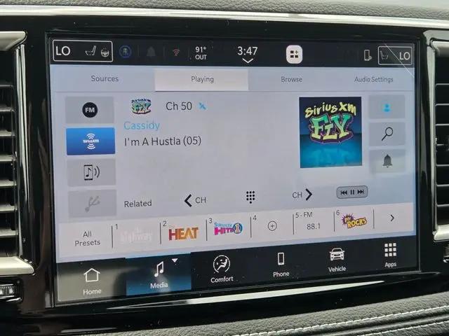 2027 Chrysler Pacifica Select