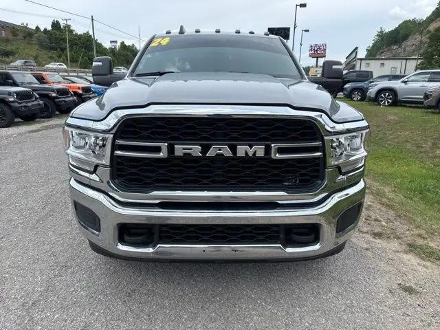 2024 Ram 3500 Tradesman Crew Cab 4x4 8' Box