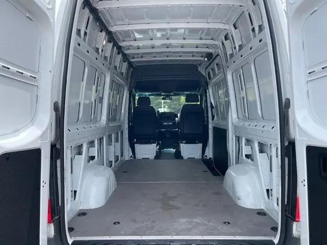 2025 Mercedes-Benz Sprinter 2500 Standard Roof 4-Cyl Diesel