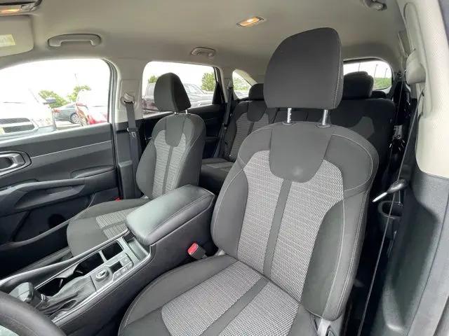 2024 Kia Sorento LX