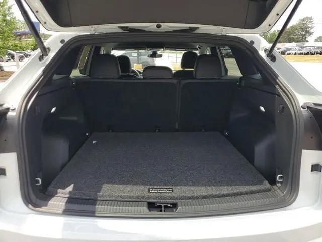 2025 Volkswagen Atlas Cross Sport 2.0T SE