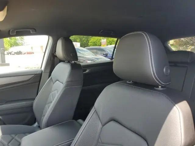 2025 Volkswagen Atlas Cross Sport 2.0T SE