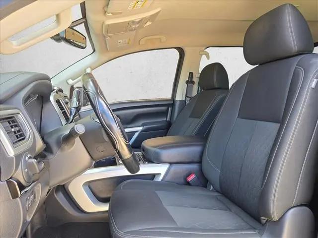 2017 Nissan Titan SV
