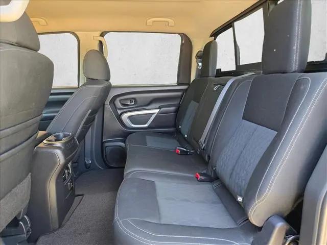 2017 Nissan Titan SV