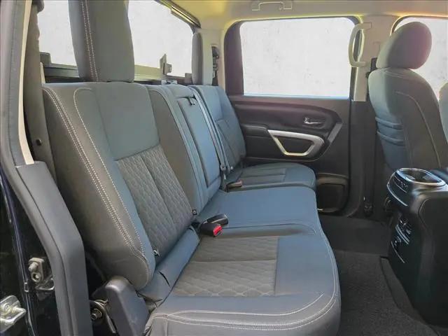 2017 Nissan Titan SV