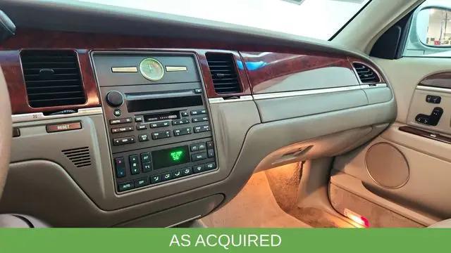 2004 Lincoln Town Car Ultimate