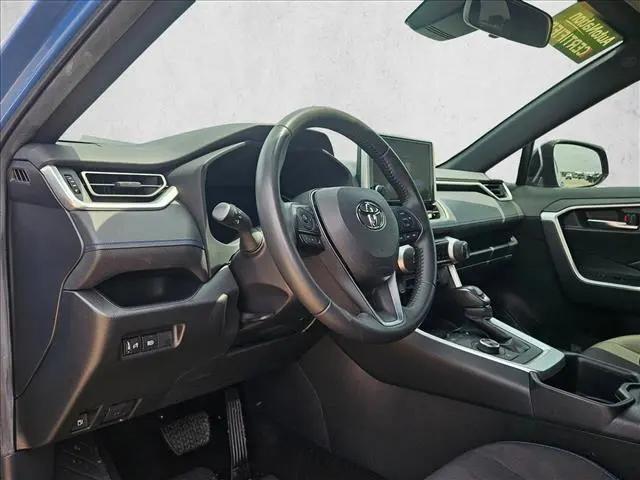 2023 Toyota RAV4 Hybrid SE