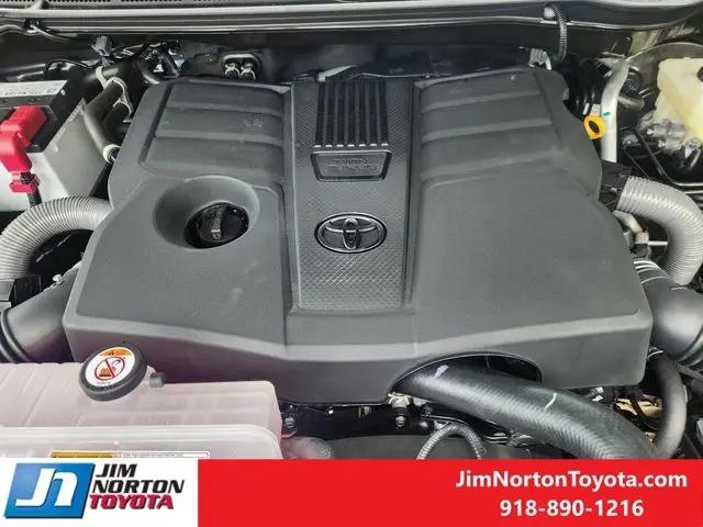 2026 Toyota Tundra Limited CrewMax 5.5' Bed