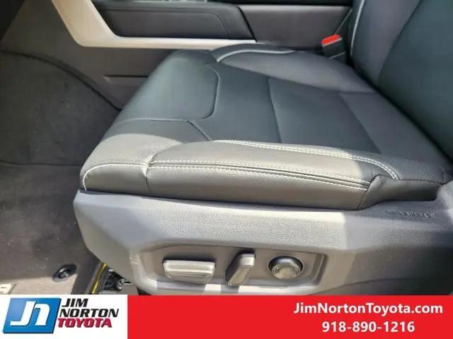 2026 Toyota Tundra Limited CrewMax 5.5' Bed