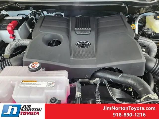 2026 Toyota Tundra Limited CrewMax 5.5' Bed