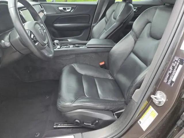 2024 Volvo S60 B5 Plus Dark Theme