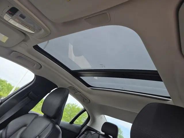 2024 Volvo S60 B5 Plus Dark Theme