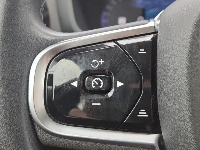 2024 Volvo S60 B5 Plus Dark Theme
