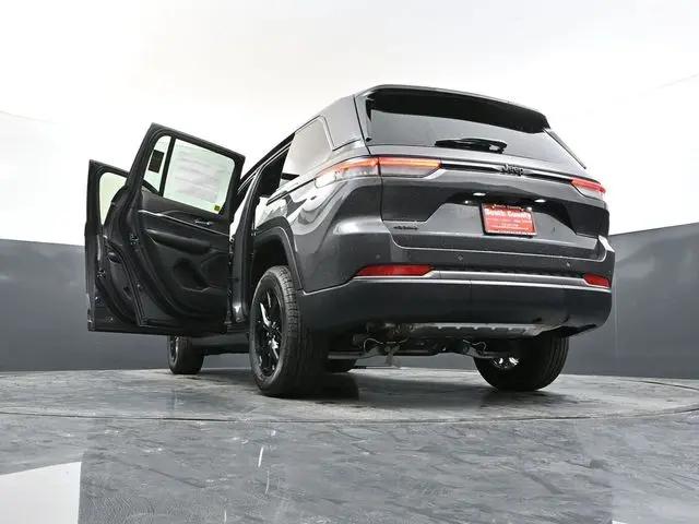 2026 Jeep Grand Cherokee Altitude 4x4
