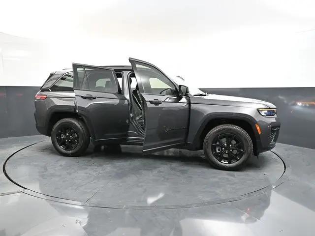 2026 Jeep Grand Cherokee Altitude 4x4