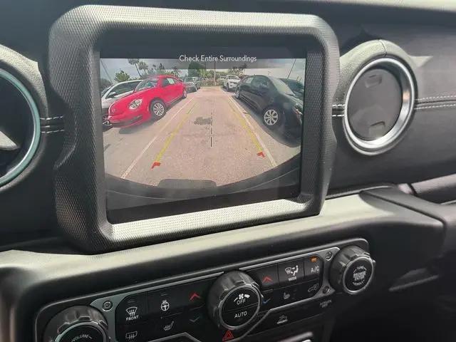 2023 Jeep Wrangler 4-Door Sahara 4x4