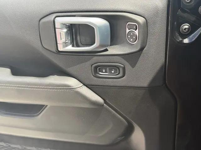 2023 Jeep Wrangler 4-Door Sahara 4x4