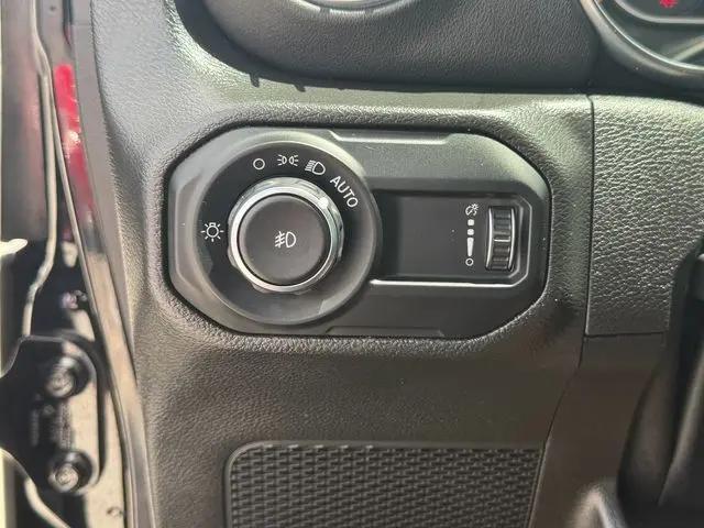 2023 Jeep Wrangler 4-Door Sahara 4x4