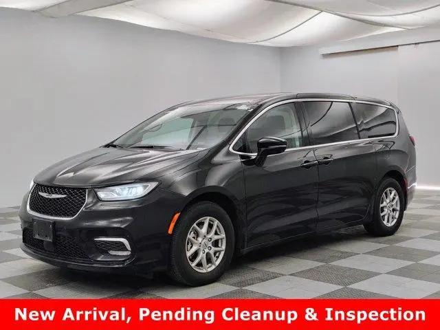 2024 Chrysler Pacifica Touring L for sale in Granger, IA