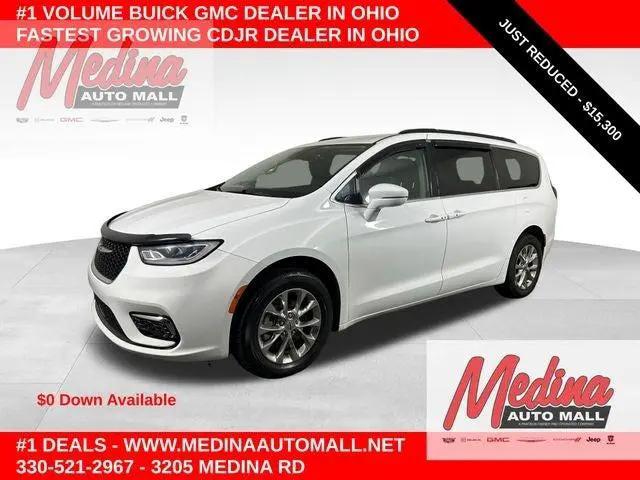 2022 Chrysler Pacifica Touring L AWD for sale in Medina, OH