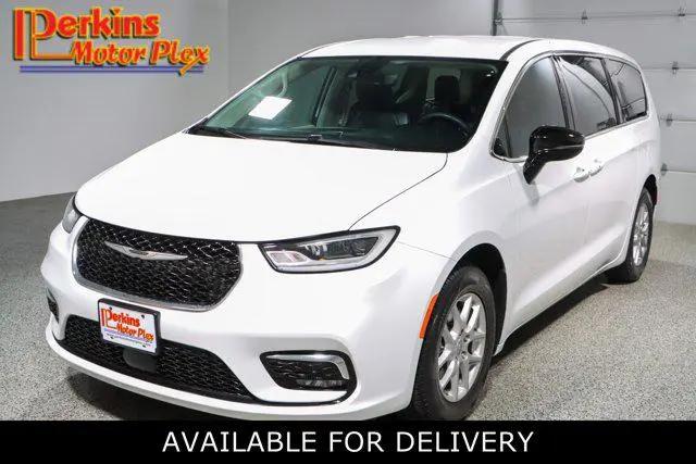 2024 Chrysler Pacifica Touring L for sale in Jackson, TN