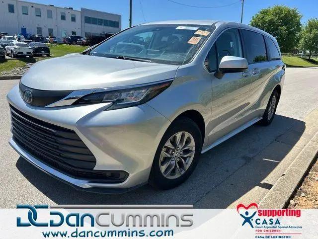 2023 Toyota Sienna LE for sale in Paris, KY