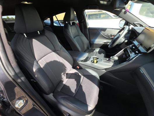 2022 Toyota Venza LE