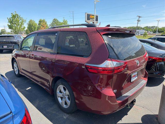 2020 Toyota Sienna LE
