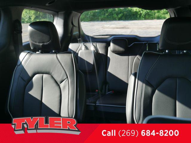 2027 Chrysler Pacifica Limited