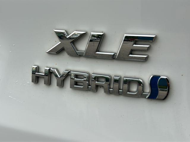 2022 Toyota RAV4 Hybrid XLE