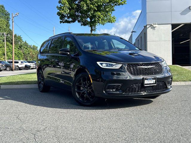 2023 Chrysler Pacifica Touring L AWD for sale in Ramsey, NJ