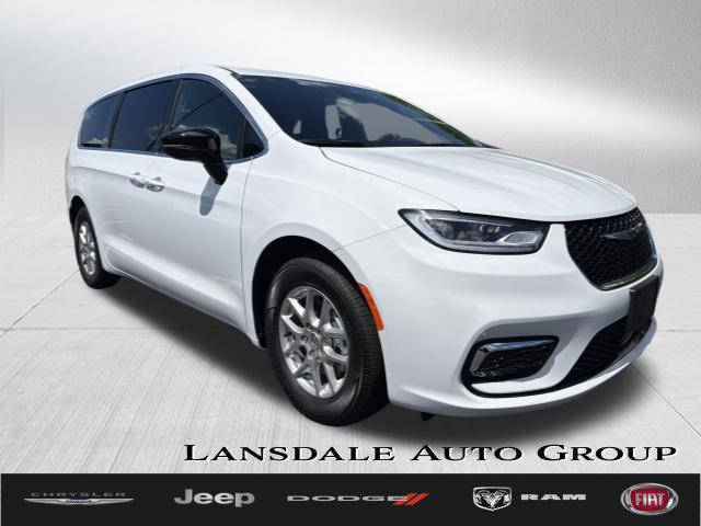 2025 Chrysler Pacifica Select for sale in Montgomeryville, PA