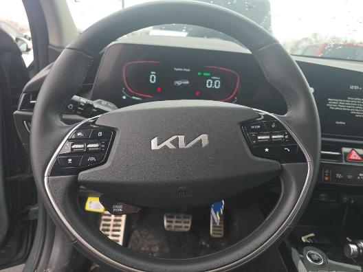 2023 Kia Niro EX Touring