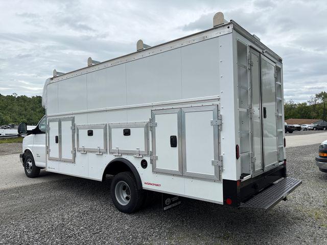 2026 GMC Savana Cutaway 4500 Van