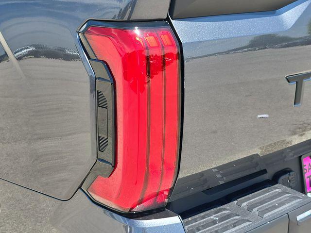 2026 Toyota Tundra SR5 CrewMax 5.5' Bed