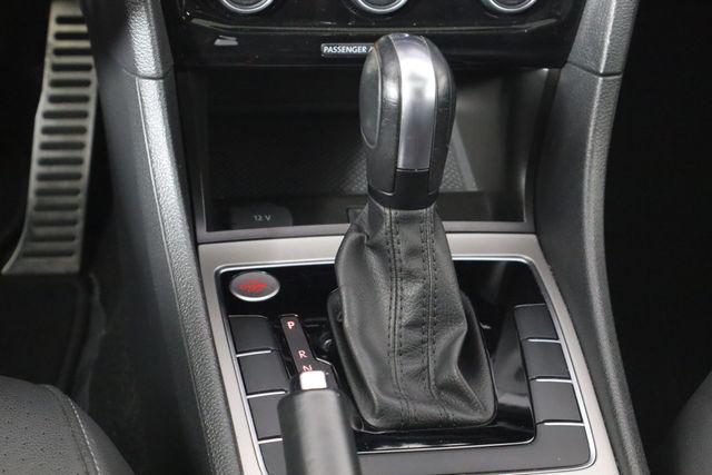 2022 Volkswagen Passat 2.0T R-Line